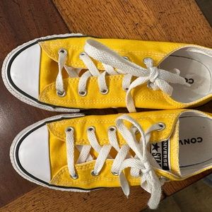 Size 3, yellow, kid’s converse